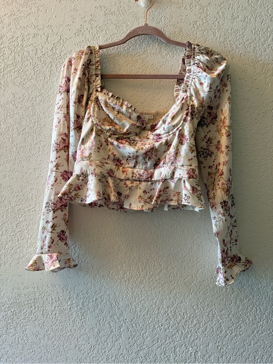 ASTR The Label Tops - ASTR The Label Floral Sweatheart Neck Underwire Ruffle Ruched Satin Top Sz M